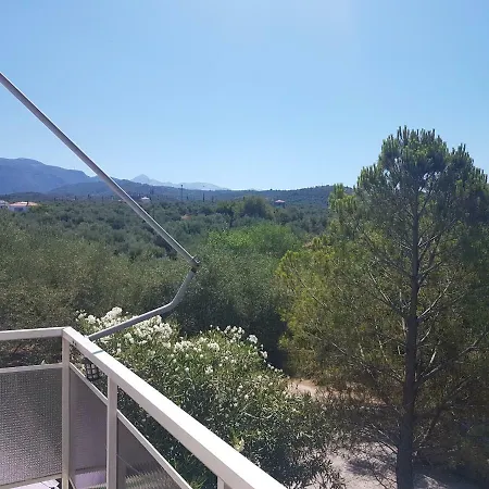 Gkionis Daire Kalamata